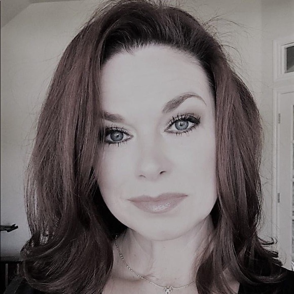 Meet your Posher, Mendi - Picture 1 of 1